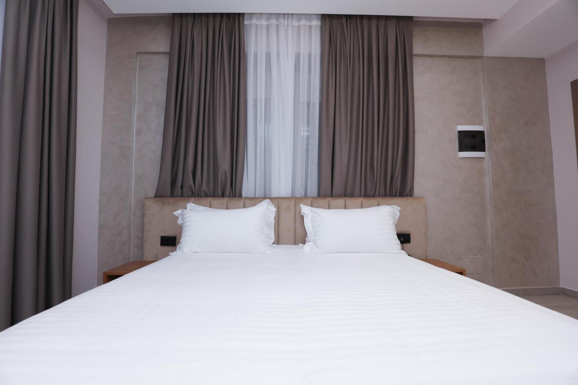 Residence Inn Tirana 4*